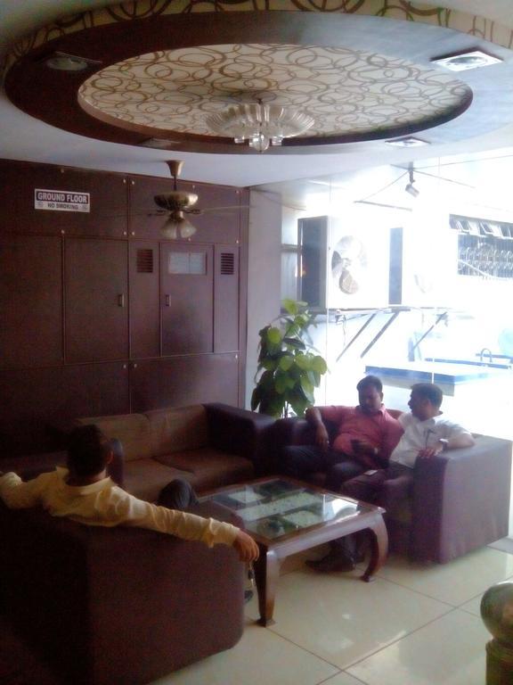 Rest 2* Lucknow